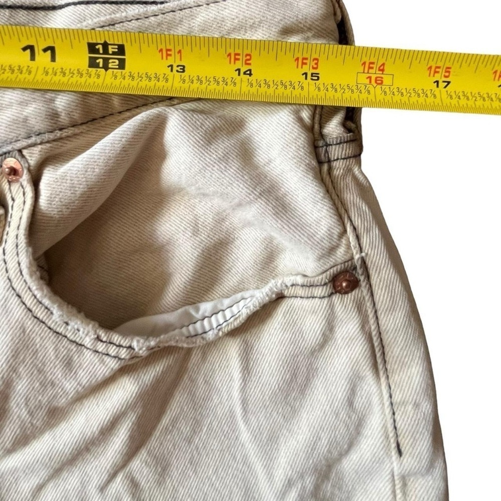 497-Levi's Distressed cream and tan shorts waist 31 inches #distressedde… - Picture 5 of 8